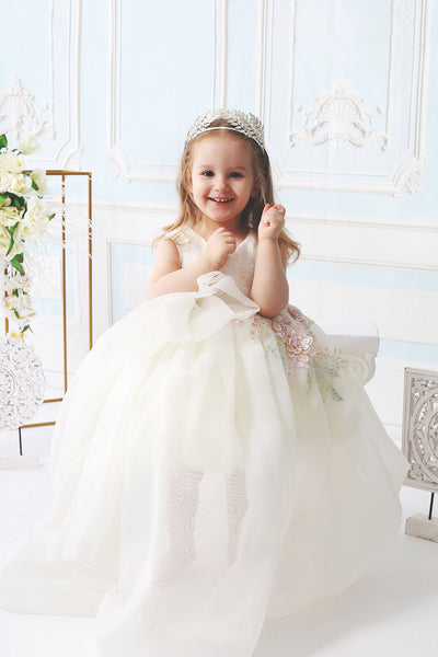 How to Choose the Perfect Flower Girl Dress for Your Wedding